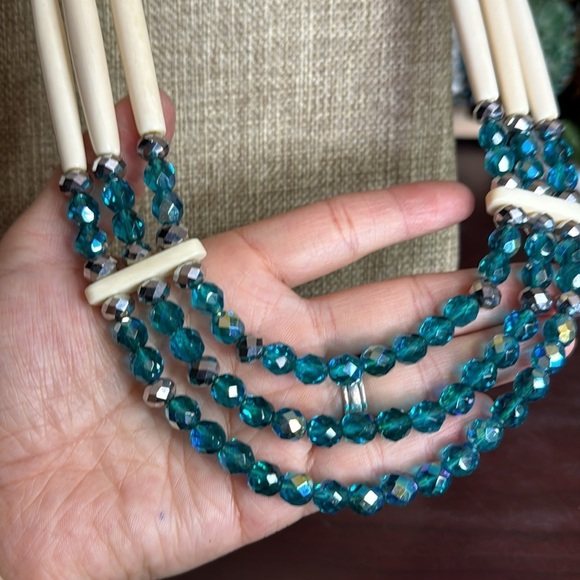 AB glass necklace - Picture 2 of 4